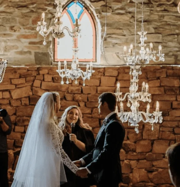 Medium Chandeliers
