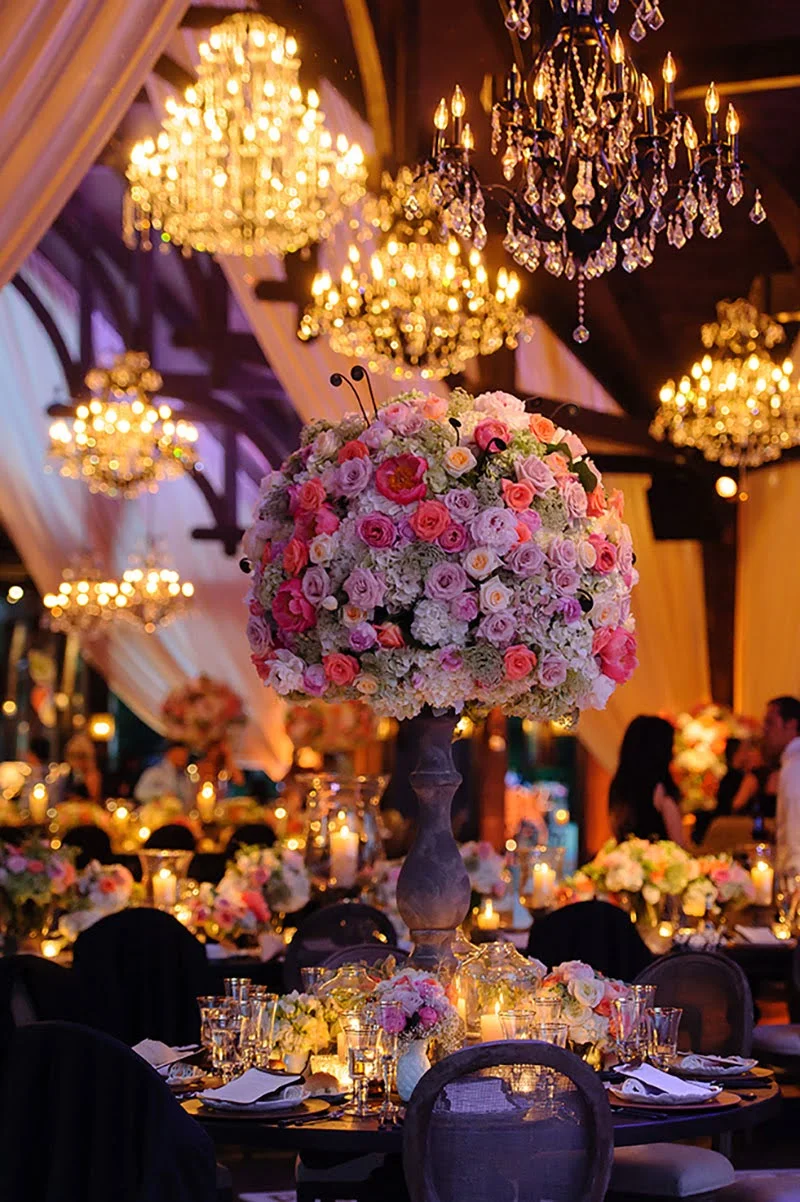 🌿 Wine Barrels & White Roses: 6 Decor Touches That Scream Class