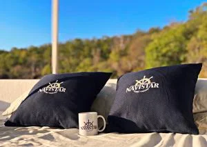 Navistar Houseboat Kariba