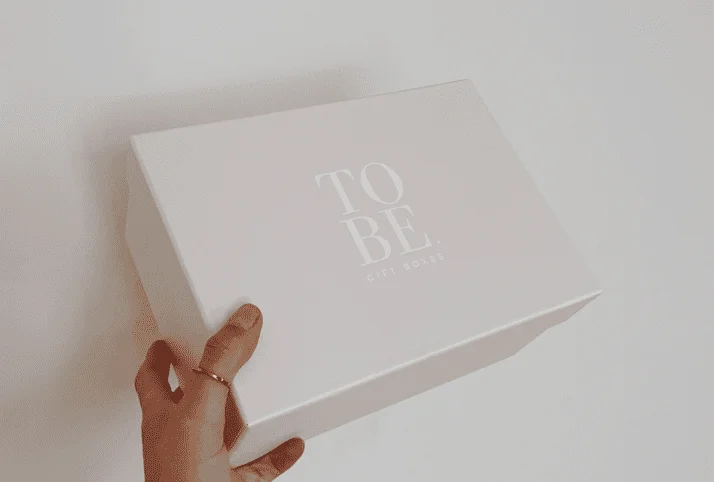 Large Pearly White Gift Box (33 X 24 X 11CM)