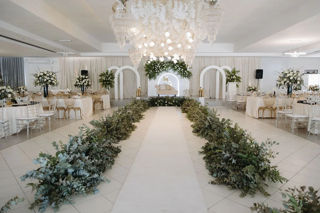 Textures That Talk: How Wood, Gold & Linen Bring Rustic Glam to Life