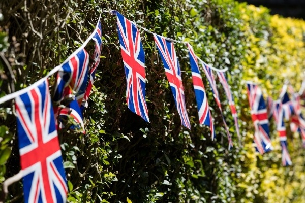 10 British Wedding Traditions Explained