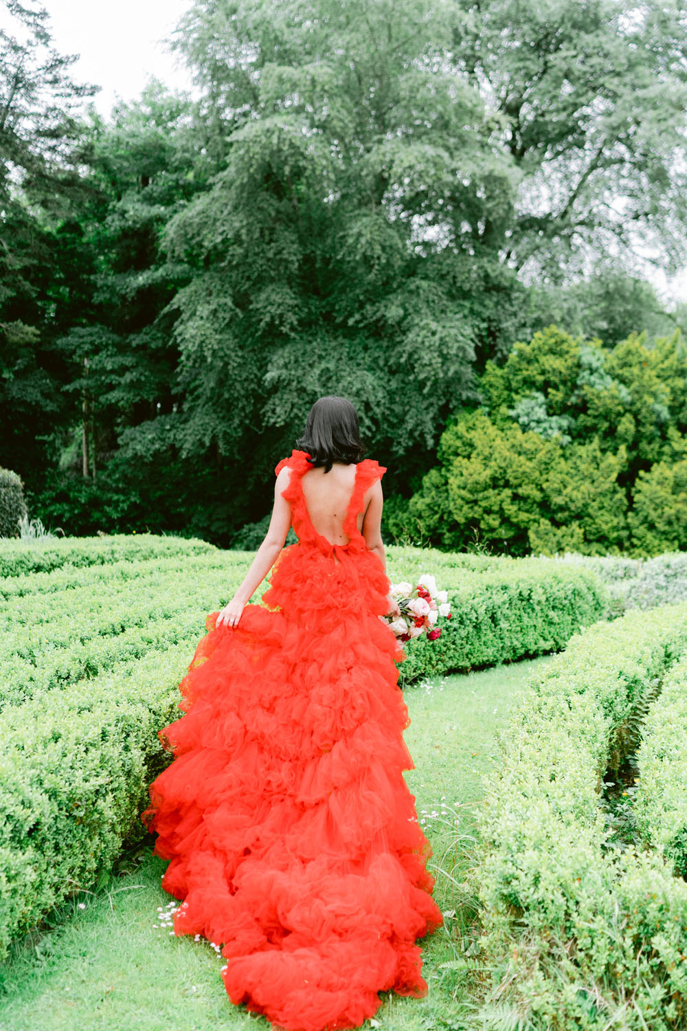 Glamorous Valentine's Day wedding ideas with a red wedding dress