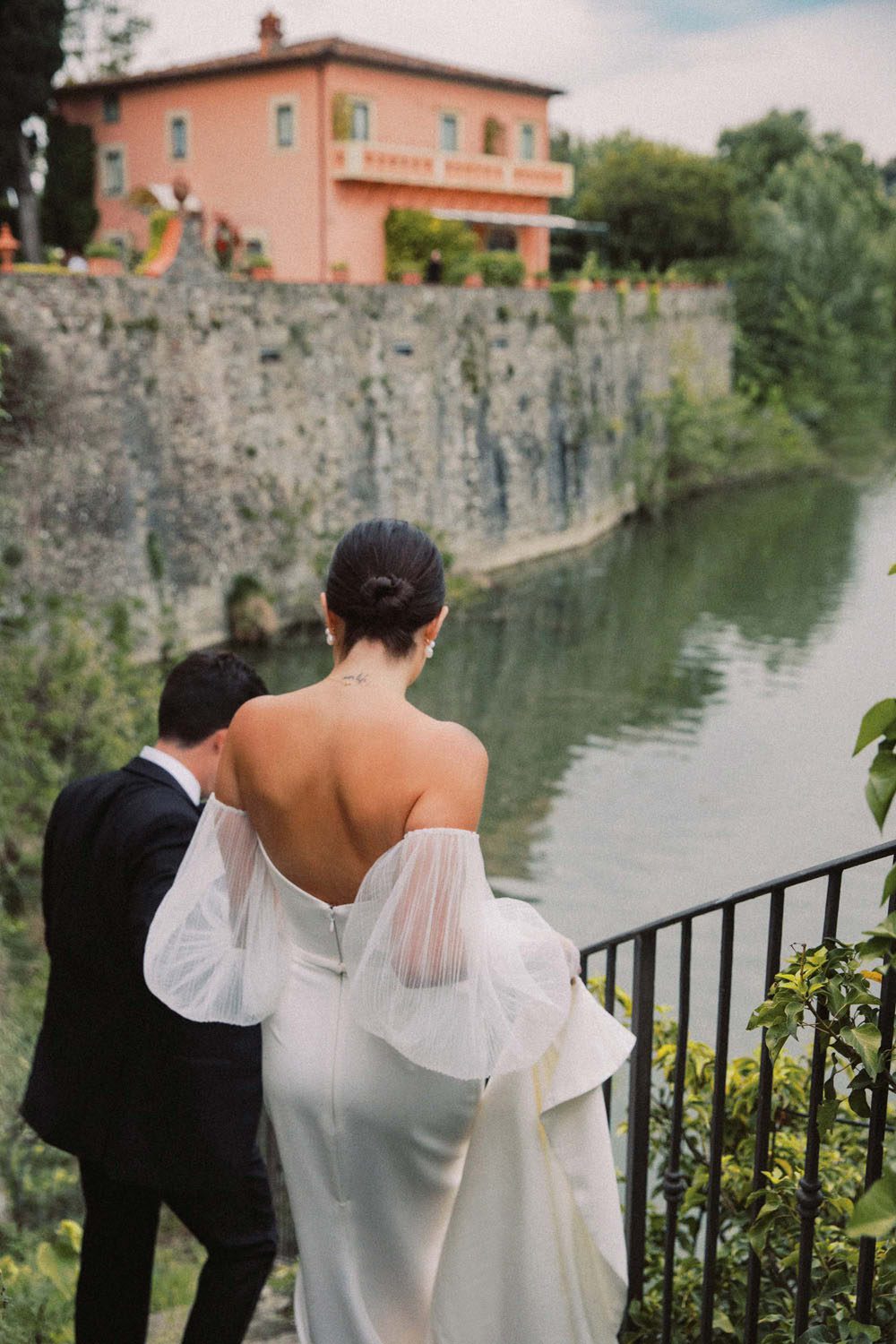 Modern, romantic terracotta-toned wedding at Villa La Massa in Florence 